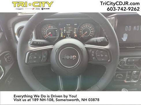 New 2026 Jeep Gladiator Sport image 14