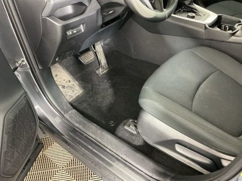 Used 2021 Toyota RAV4 LE image 15