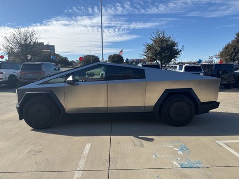 Used 2024 Tesla Cybertruck AWD Crew Cab image 3