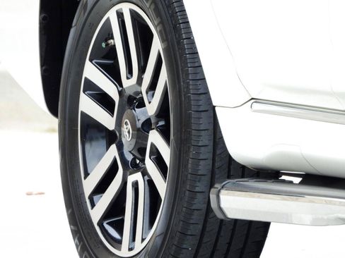 Used 2018 Toyota 4Runner Limited RWD image 15