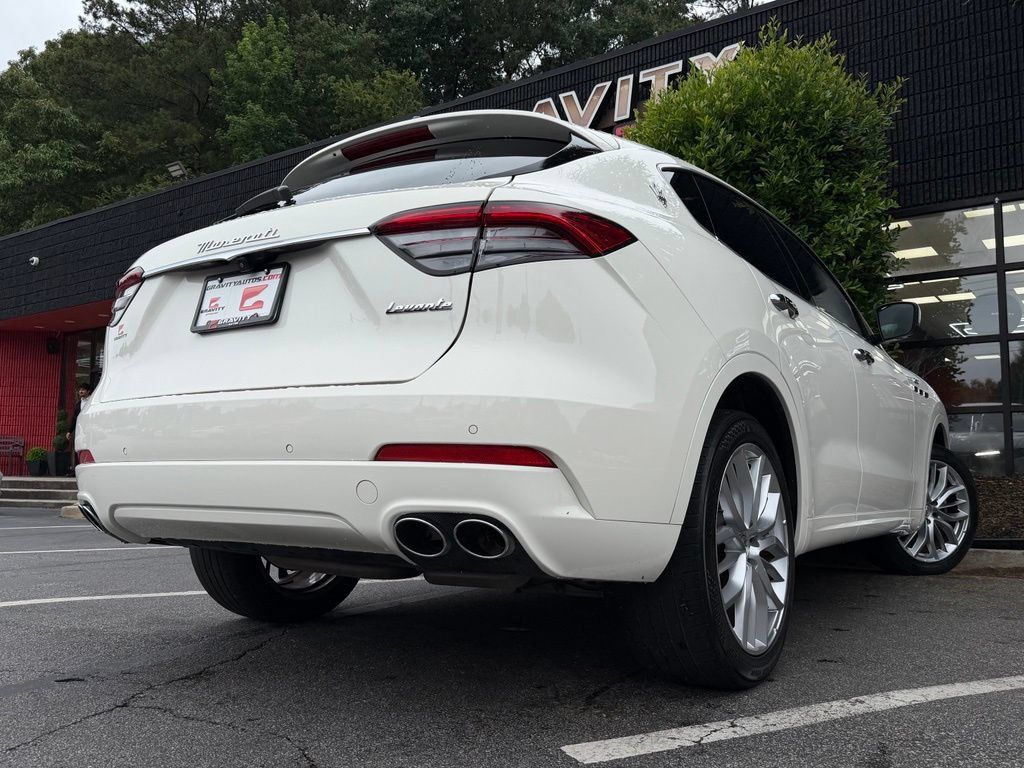 Used 2022 Maserati Levante GT AWD/4WD image 13