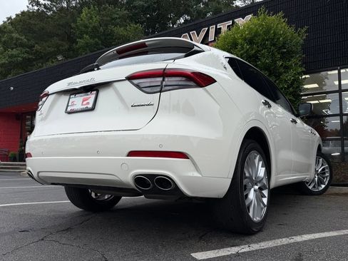 Used 2022 Maserati Levante GT AWD/4WD image 13