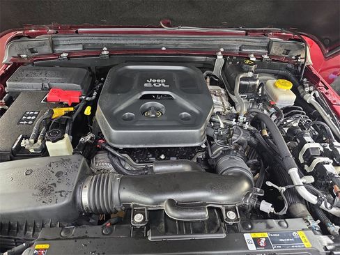 Used 2021 Jeep Wrangler Islander image 27