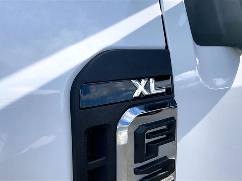 Used 2023 Ford F250 XL w/ 360-Degree Camera Package AWD/4WD image 7