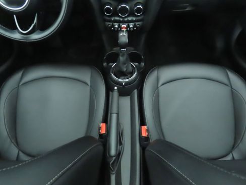 Used 2016 MINI Cooper 4-Door Hardtop image 15