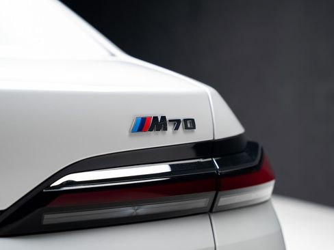 Used 2024 BMW i7 M70 AWD/4WD image 33