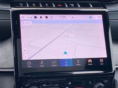 Used 2024 Jeep Grand Cherokee Limited 4xe image 11