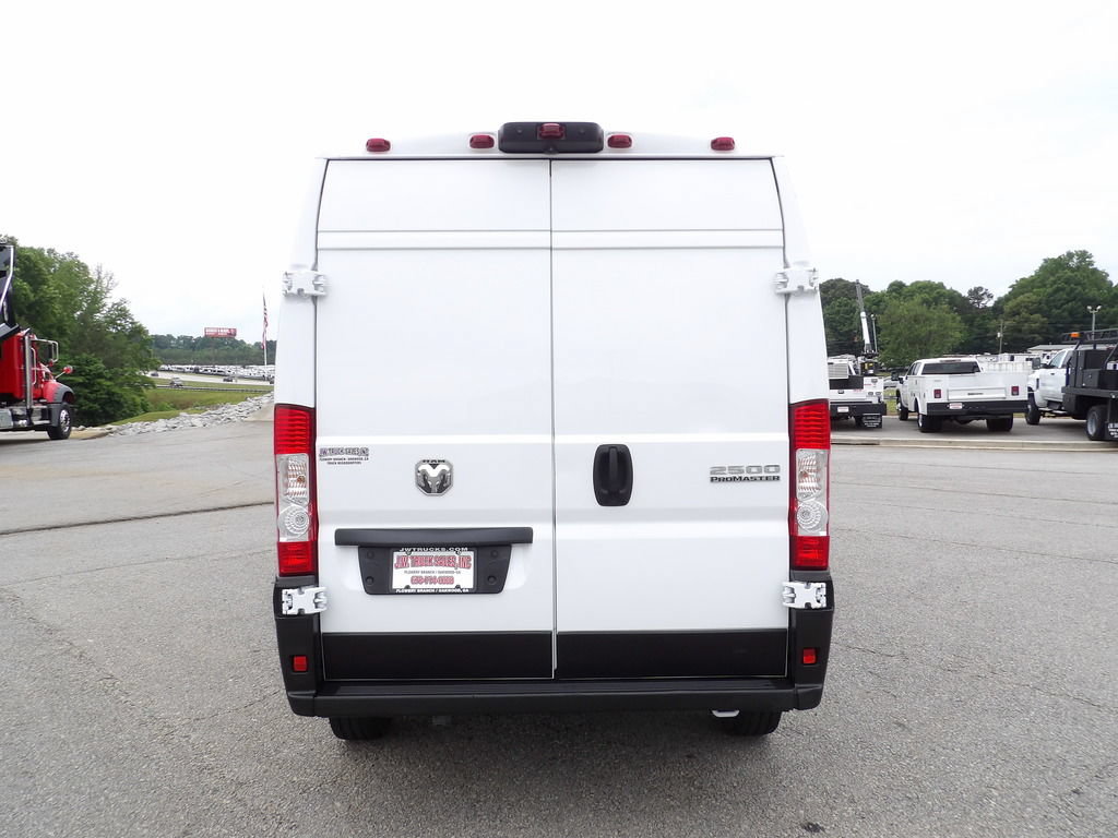 Used 2023 RAM ProMaster 2500 w/ Driver Convenience Group FWD image 6