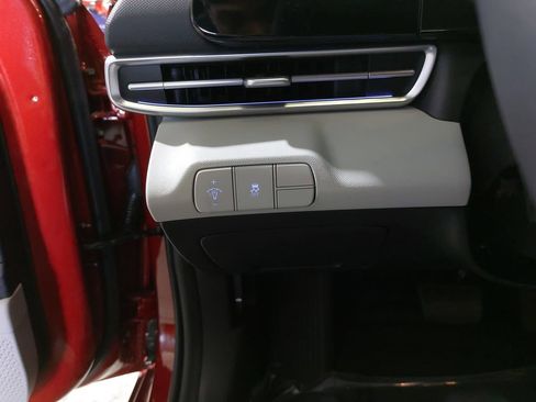 Certified 2025 Hyundai Elantra Limited FWD image 27