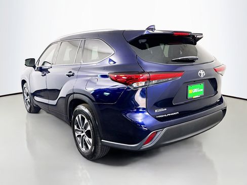 Used 2020 Toyota Highlander XLE image 7