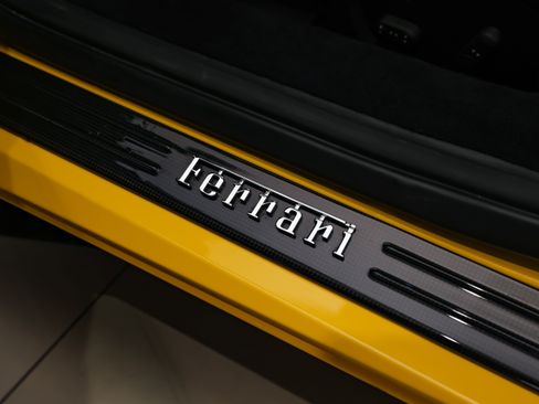 Used 2023 Ferrari F8 Tributo RWD image 23