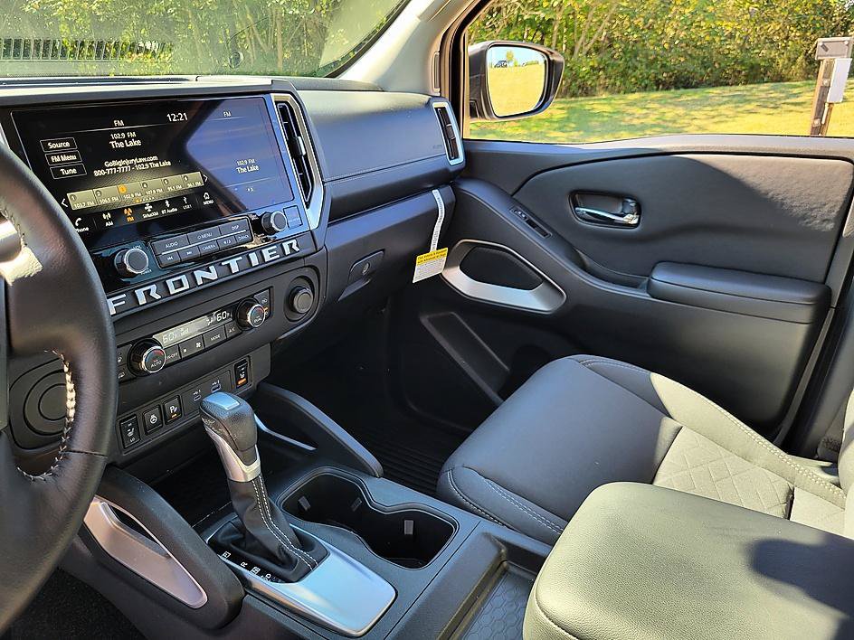Certified 2025 Nissan Frontier SV w/ SV Convenience Package RWD image 18