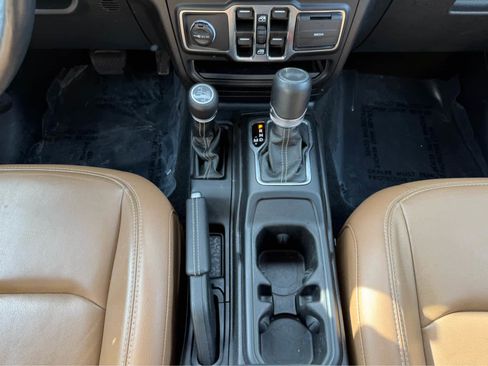 Used 2023 Jeep Wrangler Sahara w/ Cold Weather Group image 22