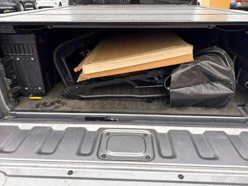 Used 2020 Jeep Gladiator Overland w/ Uconnect 4C Nav & Sound Group image 18