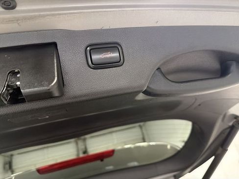 Used 2019 Kia Sorento SX FWD image 16