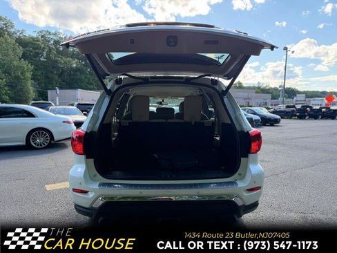 Used 2020 Nissan Pathfinder SL AWD/4WD image 18