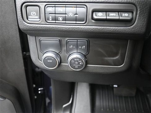 Used 2024 GMC Yukon Denali image 16