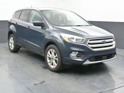 Used 2019 Ford Escape SE AWD/4WD image 3