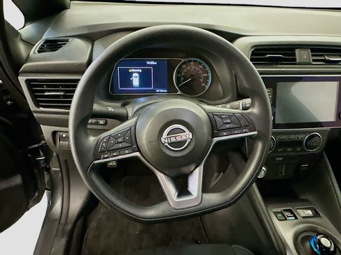 Used 2025 Nissan Leaf S FWD image 18