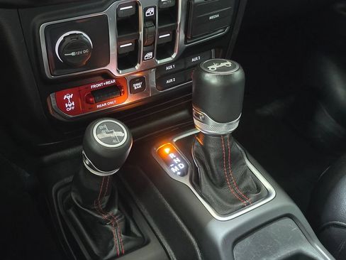 Used 2019 Jeep Wrangler Unlimited Rubicon AWD/4WD image 15