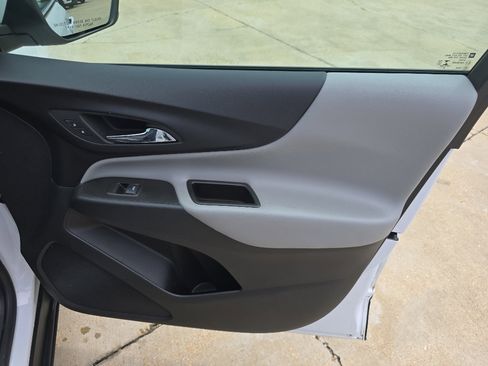 Used 2022 Chevrolet Equinox LT FWD image 14