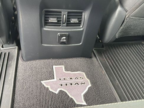Used 2017 Nissan Titan SV AWD/4WD image 21