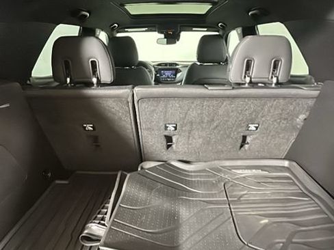 Used 2023 Chevrolet TrailBlazer RS w/ Sun and Liftgate Package FWD image 28