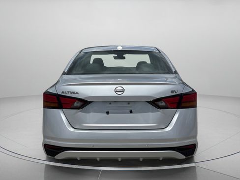 Used 2024 Nissan Altima 2.5 SV FWD image 4