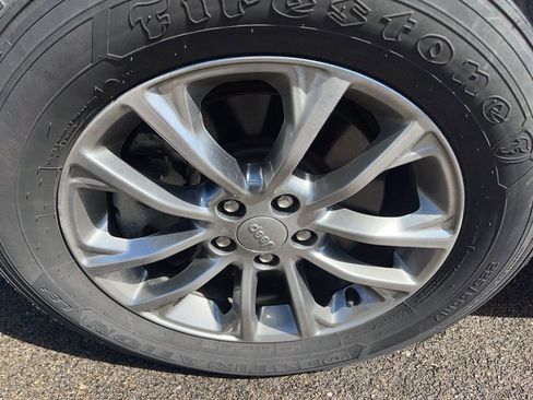 Used 2021 Jeep Cherokee Latitude Plus image 5