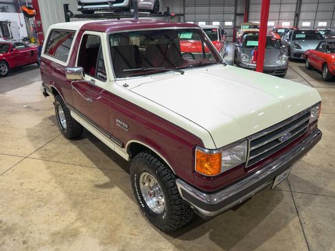 Used 1990 Ford Bronco XLT 2dr 4WD SUV image 25