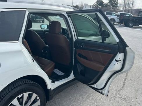 Used 2018 Subaru Outback 3.6R Touring image 39