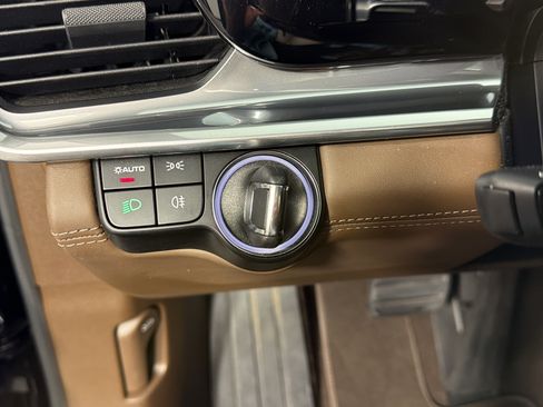 Certified 2023 Porsche Panamera Platinum Edition RWD image 22
