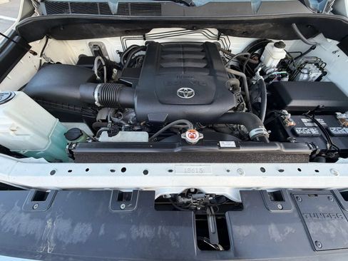 Used 2021 Toyota Tundra Limited w/ Limited Premium Package AWD/4WD image 39