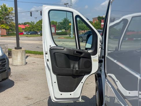 Used 2024 RAM ProMaster 1500 w/ Convenience Group FWD image 18