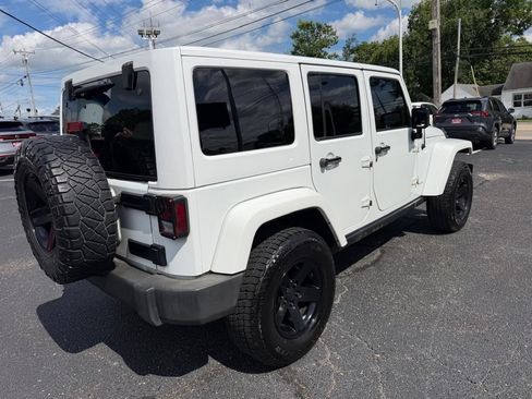 Used 2015 Jeep Wrangler Unlimited Sahara AWD/4WD image 6