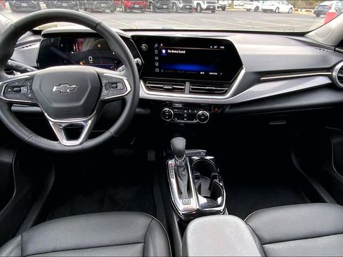 Used 2025 Chevrolet Trax ACTIV w/ Sunroof Package FWD image 16