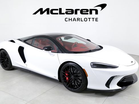 New 2025 McLaren GTS image 2