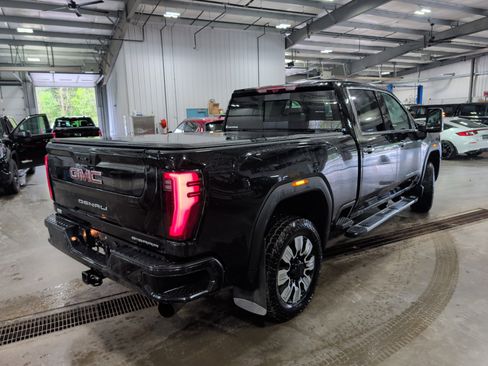 Used 2025 GMC Sierra 2500 Denali w/ Denali Reserve Package AWD/4WD image 3