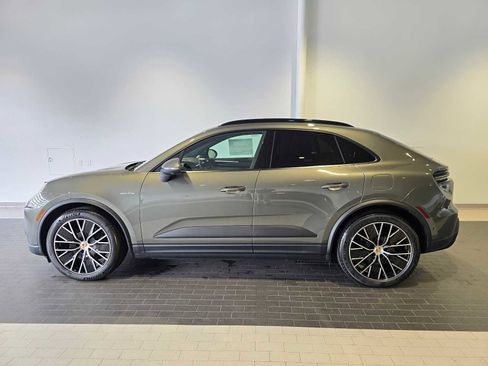 New 2026 Porsche Macan 4 Electric image 2