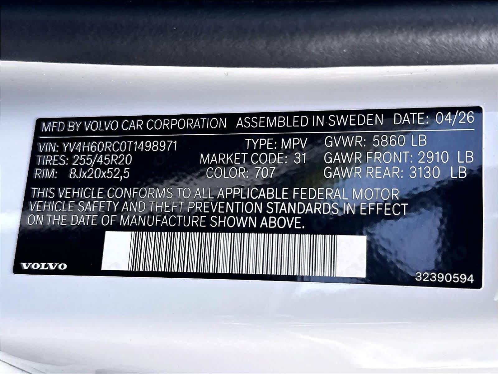New 2026 Volvo XC60 T8 Plus w/ Climate Package PRO AWD/4WD image 36