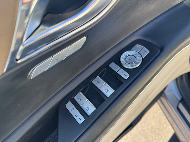 Used 2024 Genesis GV80 2.5T AWD/4WD image 6