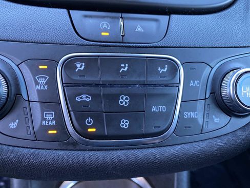 Used 2023 Chevrolet Malibu LT FWD image 13