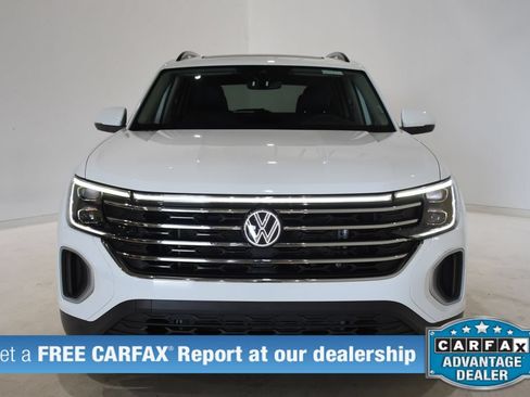 Used 2025 Volkswagen Atlas SE FWD image 2