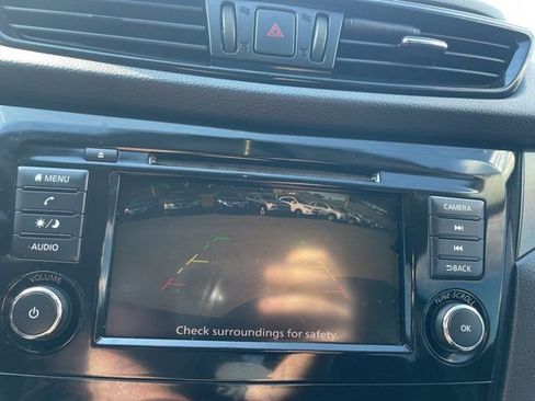 Used 2019 Nissan Rogue Sport S image 17