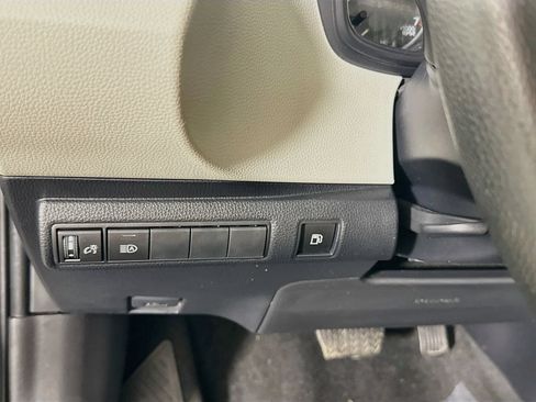 Used 2025 Toyota Corolla LE w/ LE Premium Package FWD image 18