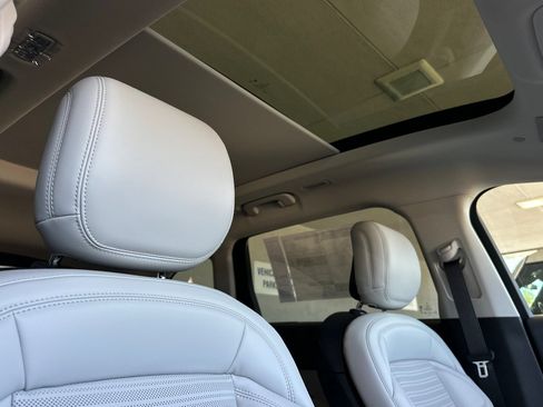 New 2026 Lincoln Nautilus Reserve AWD/4WD image 16