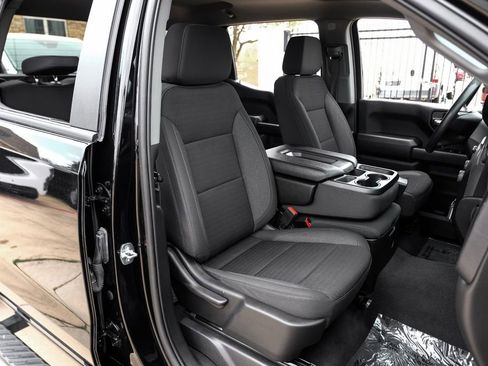 Used 2024 Chevrolet Silverado 1500 Custom w/ Turbomax Blackout Package image 32