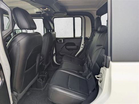 Used 2023 Jeep Gladiator Sport image 17