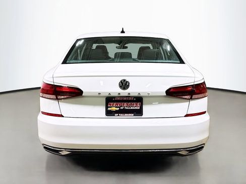 Used 2021 Volkswagen Passat 2.0T SE image 8