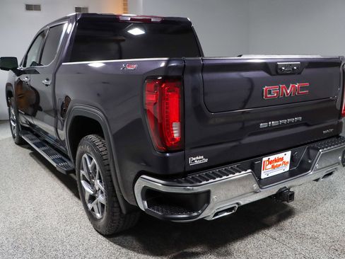 Used 2022 GMC Sierra 1500 SLT w/ SLT Premium Package AWD/4WD image 9